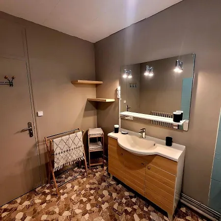 Holiday home Charmante Maison En Bord De Vire A Saint-Fromond *